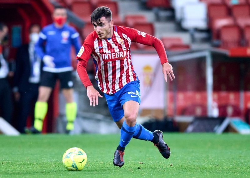 Nakon lošeg ulaska u sezonu Rijeka se želi pojačati napadačem iz Španjolske, Sporting odbija komentare na ovu temu