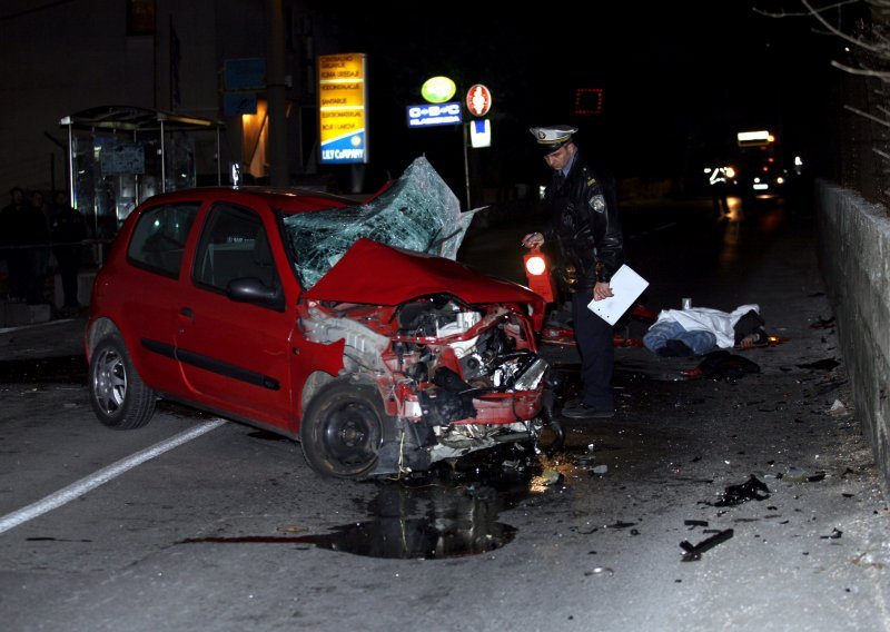 Nekoliko osoba ozlijeđeno u sudaru