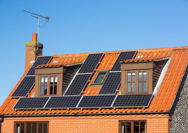 Očekuje se više od pola milijuna poslova u sektoru solara do 2024., najveći potencijal za energetske uštede je u zgradama