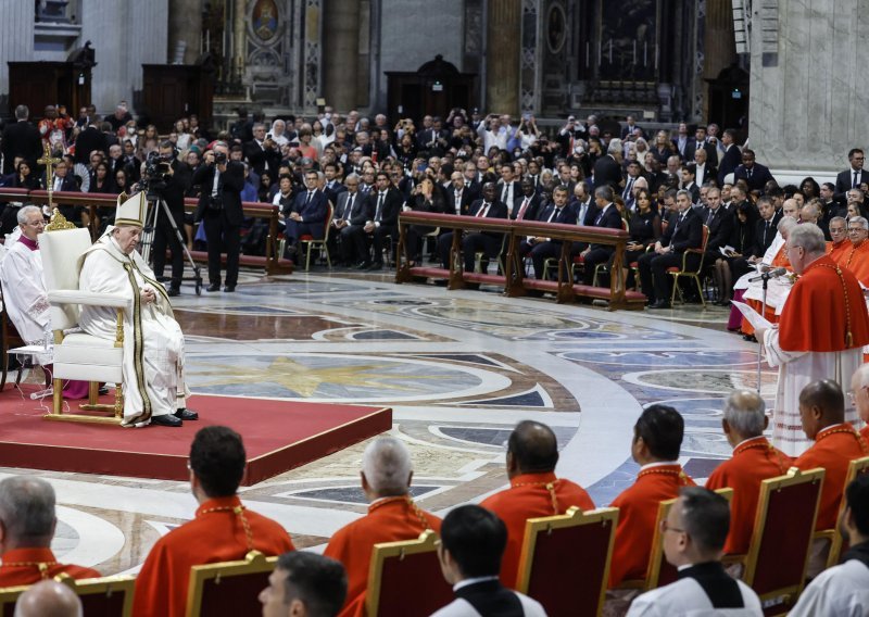 Papa Franjo ustoličio 20 novih kardinala iz cijelog svijeta