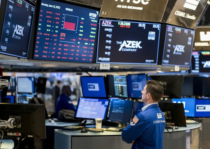 Wall Street porastao nakon nesigurnog trgovanja, ulagači nesigurni
