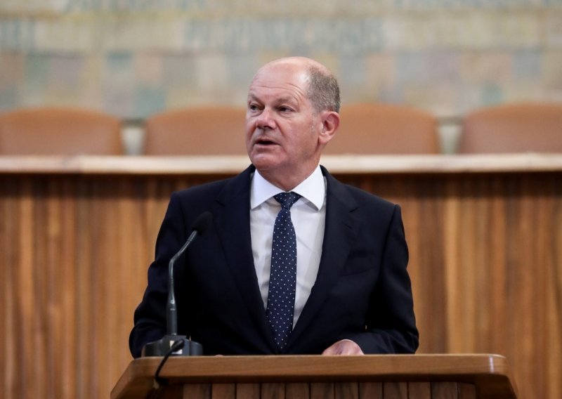 [FOTO] Njemački kancelar Olaf Scholz prvi je čestitao novoizabranoj britanskoj premijerki Truss