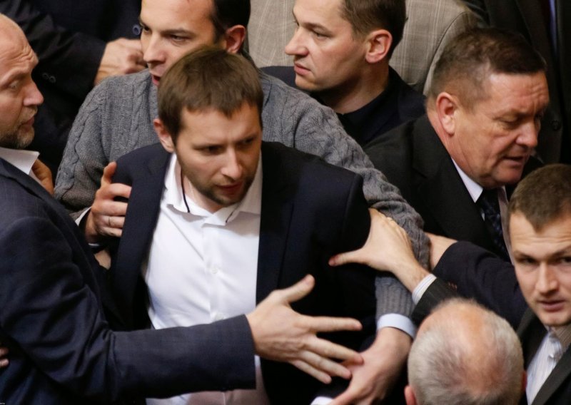 Ukrajinski parlamentarci se potukli nakon televizijskog gostovanja