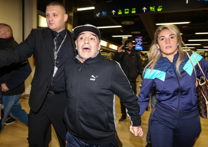Maradona sletio u Zagreb i odbio hrvatske novinare