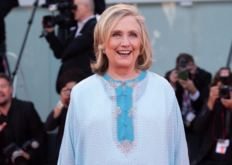 Nismo je dugo vidjeli: Hillary Clinton u haljini inspiriranoj kaftanom privlačila poglede u Veneciji