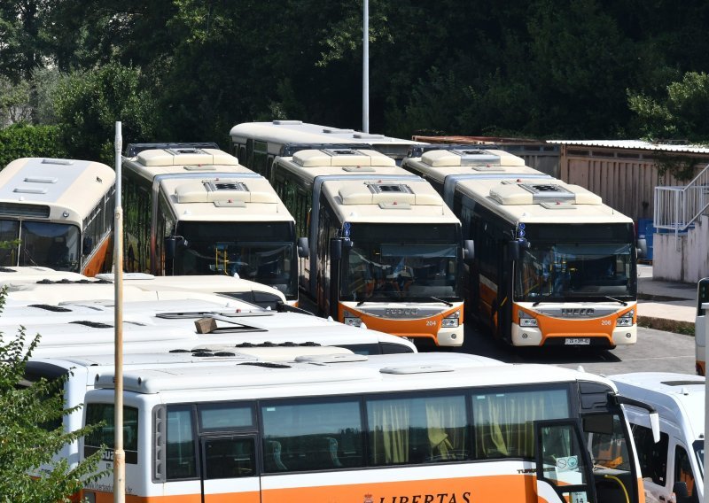 Sukob među udrugama autobusnih prijevoznika: Jedni najavljuju ukidanje linija za školarce, a drugi će ih rado preuzeti