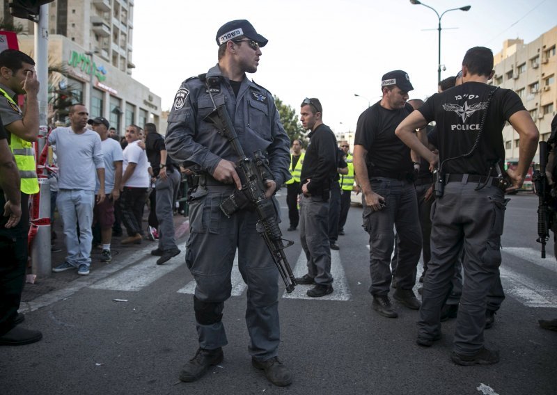 Izraelski policajci provalili u sveučilište i sukobili se s palestinskim studentima