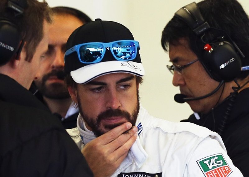 Kazna upropastila Alonsovu 250. utrku u Formuli 1