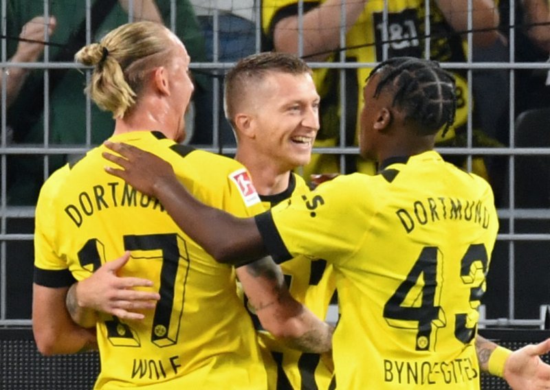 Borussia Dortmund preko Kramarićevog Hoffenheima stigla do liderske pozicije Bundeslige
