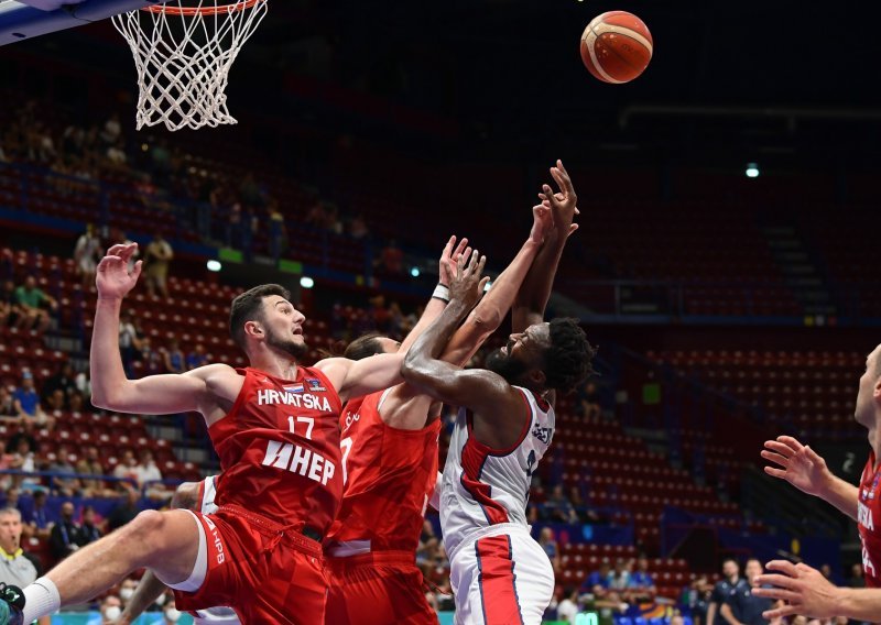 [FOTO] Moglo je i uvjerljivije, ali... Hrvatski košarkaši ostvarili prvu pobjedu; pala je najslabija reprezentacija naše skupine