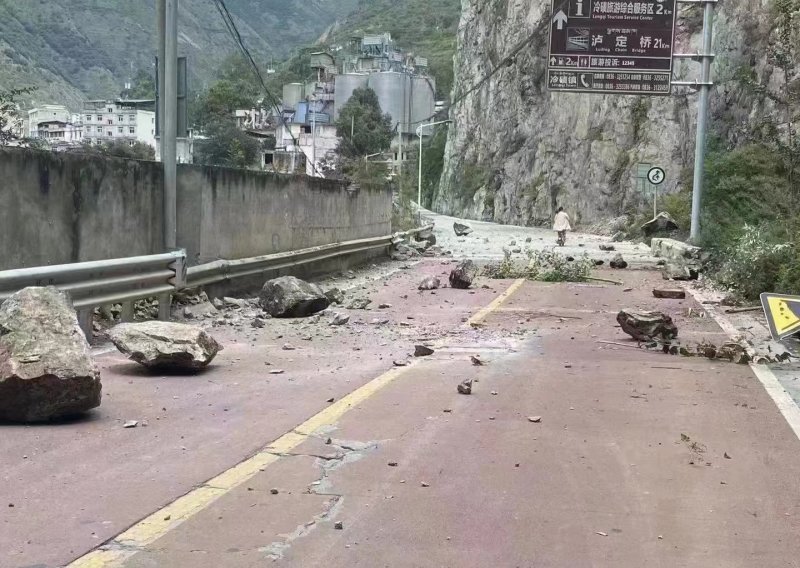 Broj mrtvih u potresu u Kini popeo se na 74