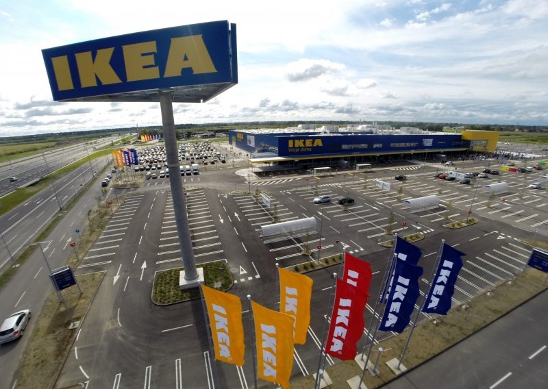 Izračunali smo koliko je Ikea skuplja nego lani i koliko vam novca treba da opremite dnevni boravak