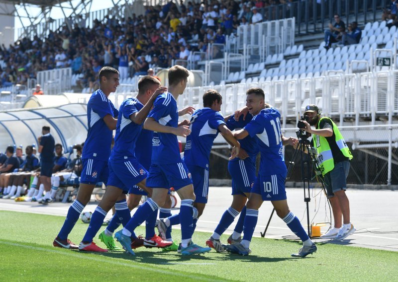 [FOTO] Rapsodija Dinamovih nada! 'Modri' talenti na koljena bacili dvostrukog prvaka Europe