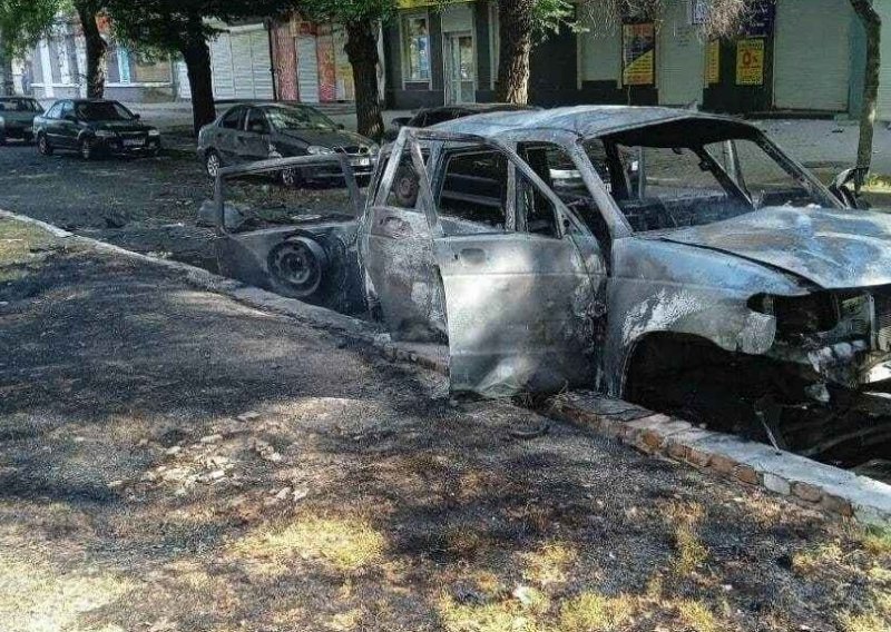 [VIDEO/FOTO] Eksplodirao automobil u okupiranom gradu u Ukrajini, proruski čelnik teško ozlijeđen