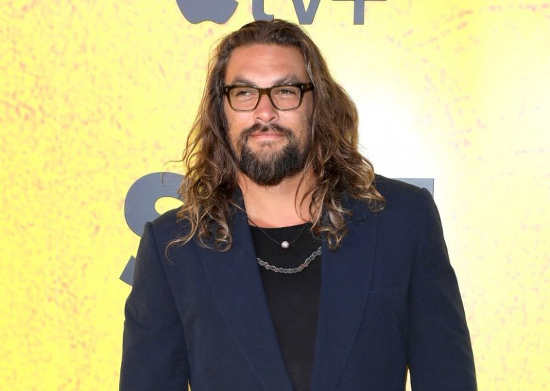 Neočekivani potez miljenika žena: Jason Momoa obrijao glavu pa otkrio što se krije iza takve odluke