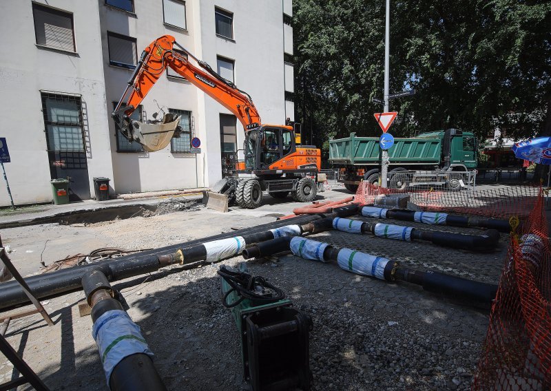 Hladan tuš za Zagrepčane, doslovno: 'Neizdrživo! Hoćete li nam barem smanjiti račune?' Evo što kaže HEP Toplinarstvo