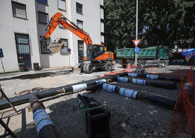 Hladan tuš za Zagrepčane, doslovno: 'Neizdrživo! Hoćete li nam barem smanjiti račune?' Evo što kaže HEP Toplinarstvo