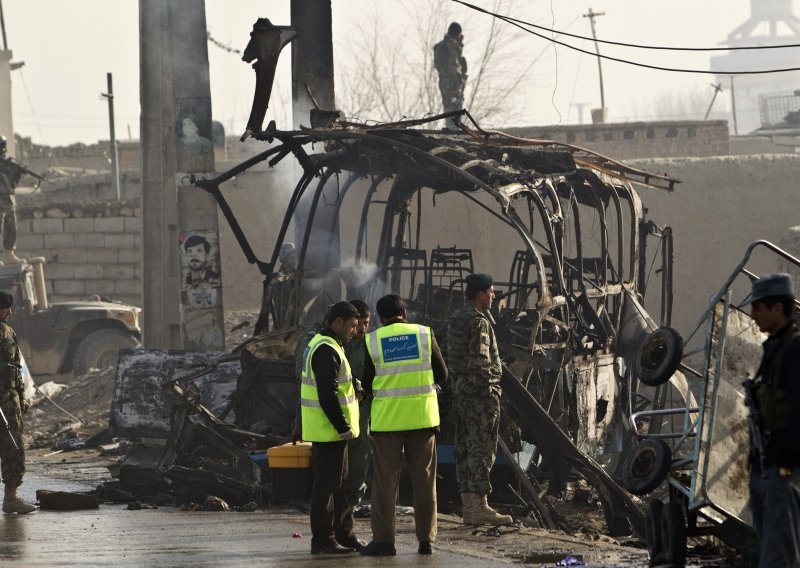 Bombaši samoubojice ubili 11 vojnika