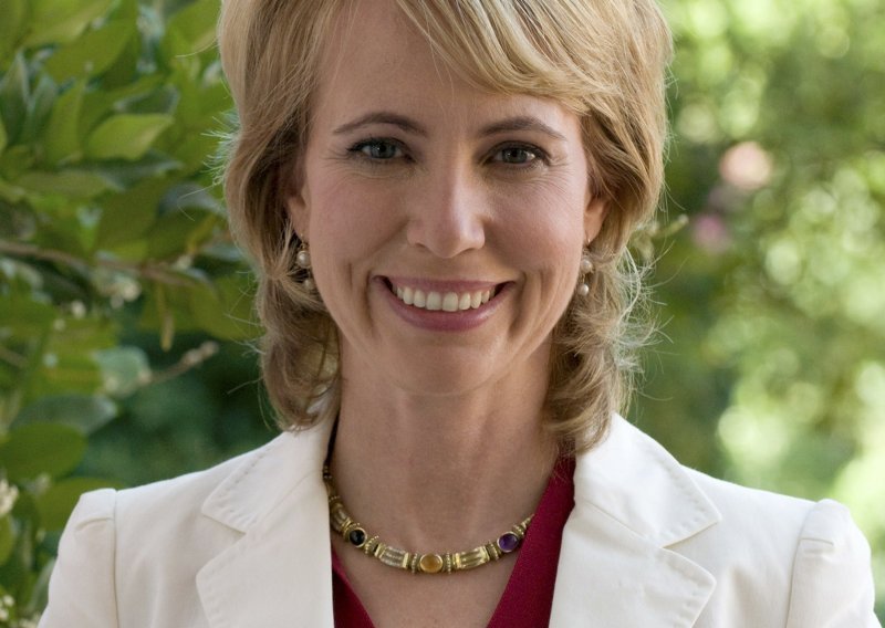 Tko je Gabrielle Giffords?