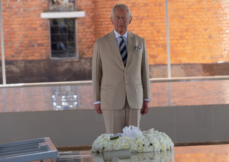 Princ Charles u izjavi povodom smrti svoje majke: 'Ovo je trenutak najveće tuge za mene i sve članove moje obitelji'