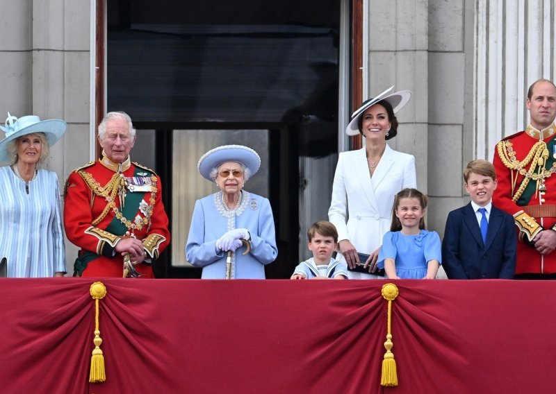 Princ Charles sada je britanski kralj, no što se još mijenja na dvoru? Evo kako sada izgleda linija nasljeđivanja krune
