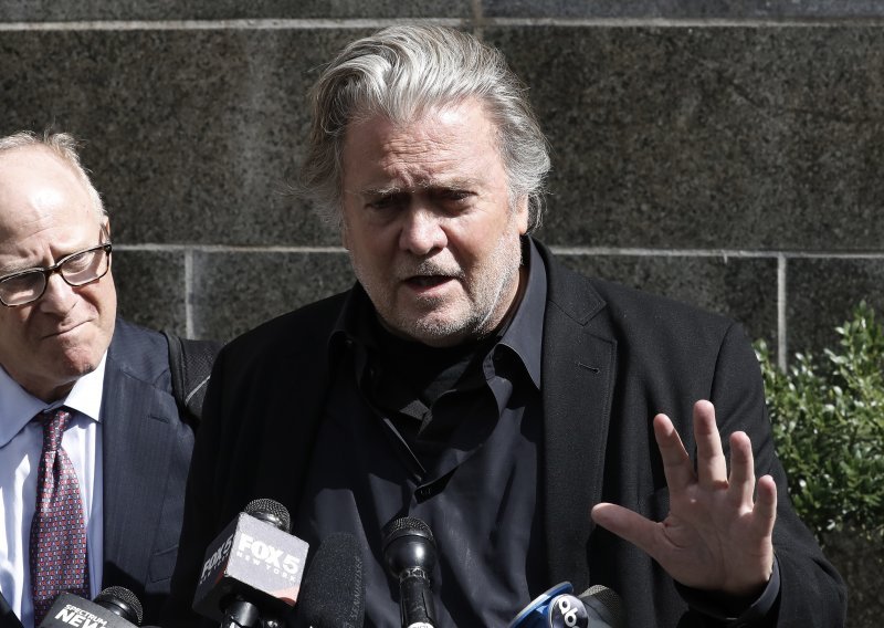 SAD: Steve Bannon optužen za pranje novca i kovanje urote