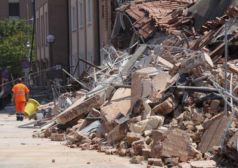 U potresima u Iranu 153 mrtvih i 700 ozlijeđenih