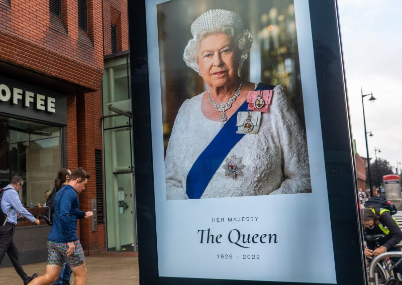 Britanski mediji oplakuju smrt voljene kraljice: 'Majka naše nacije', 'Tuga je cijena koju se plaća za ljubav', 'Kako pronaći riječi?'...