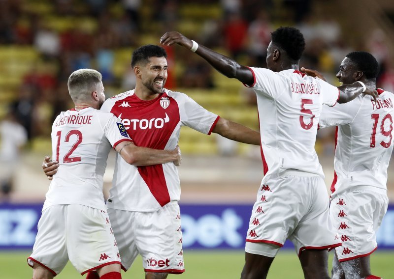 [FOTO] U velikom derbiju francuskog prvenstva Monaco svladao Lyon; Lovro Majer sudjelovao u gaženju Auxerrea