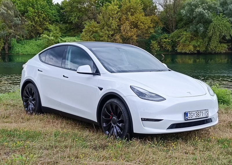 FOTO/VIDEO] Vozili smo Teslu Model Y Performance: Izuzetno siguran obiteljski sportski crossover velikog dometa