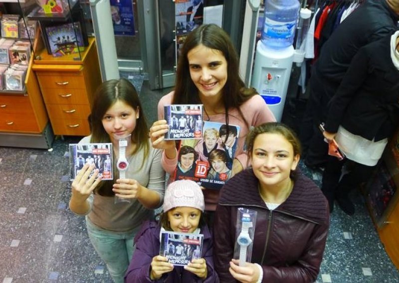 Domaći fanovi pohrlili po novi album 1D