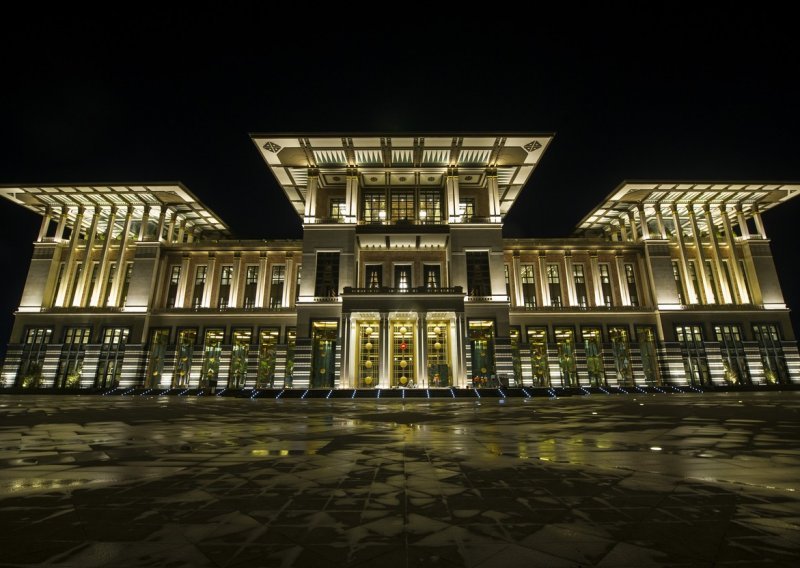 Zlato, mramor, tepisi: Ovako izgleda raskošna palača turskog predsjednika Erdoğana