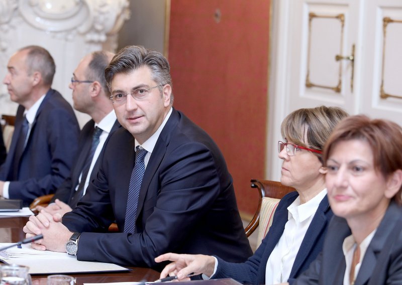 Plenković propisno napunio fotelje, ovo su novi državni tajnici