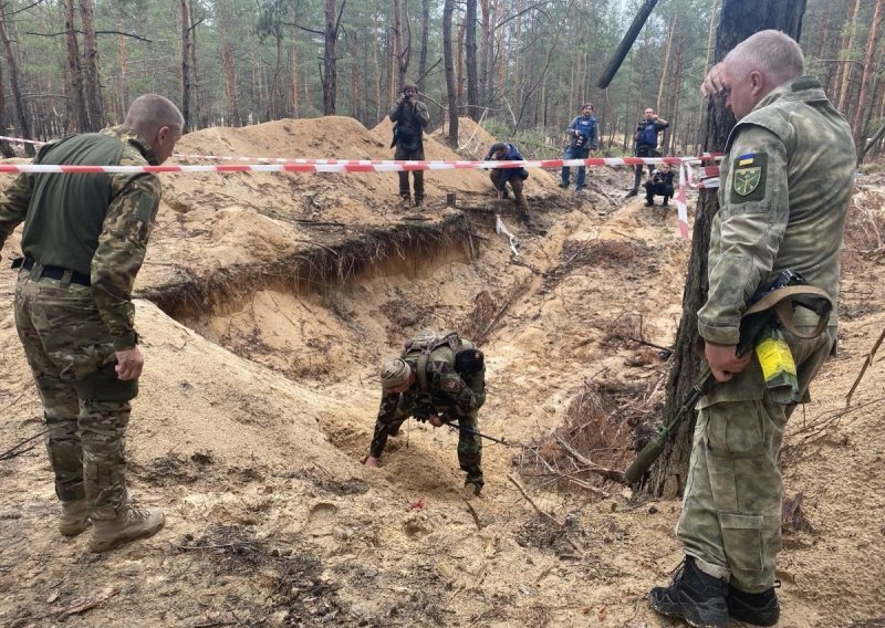 Više od 400 tijela pronađeno u masovnoj grobnici u Izjumu: 'Ovo je šokantno i užasno, to je zločin protiv čovječnosti'