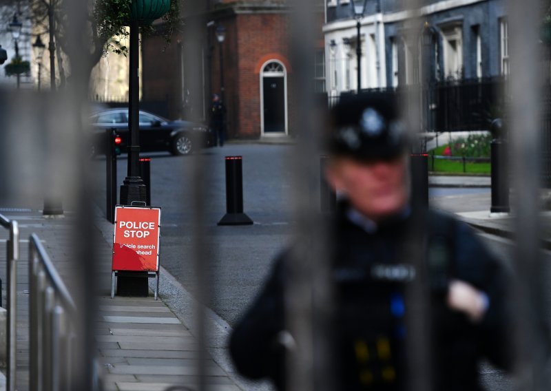 Dva policajca izbodena nožem u središtu Londona