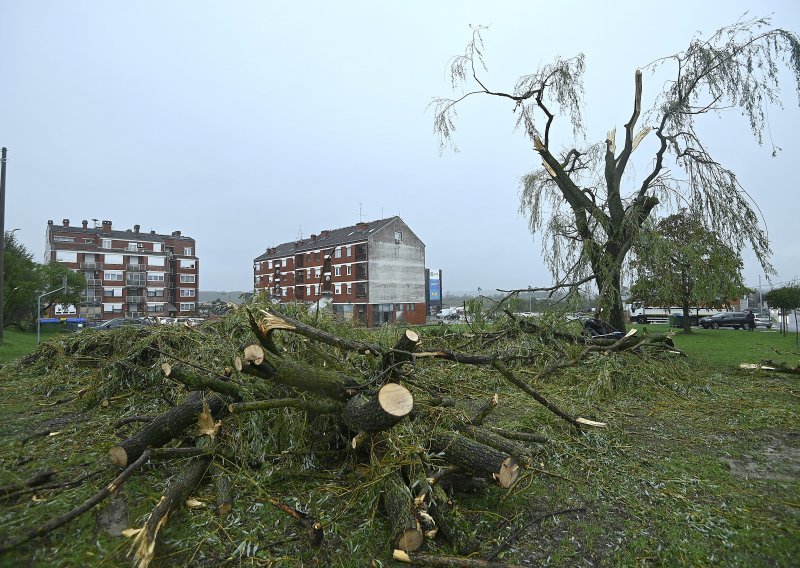 Proglašena prirodna nepogodna za mjesta opustošena olujnim nevremenom u Bjelovarsko-bilogorskoj županiji