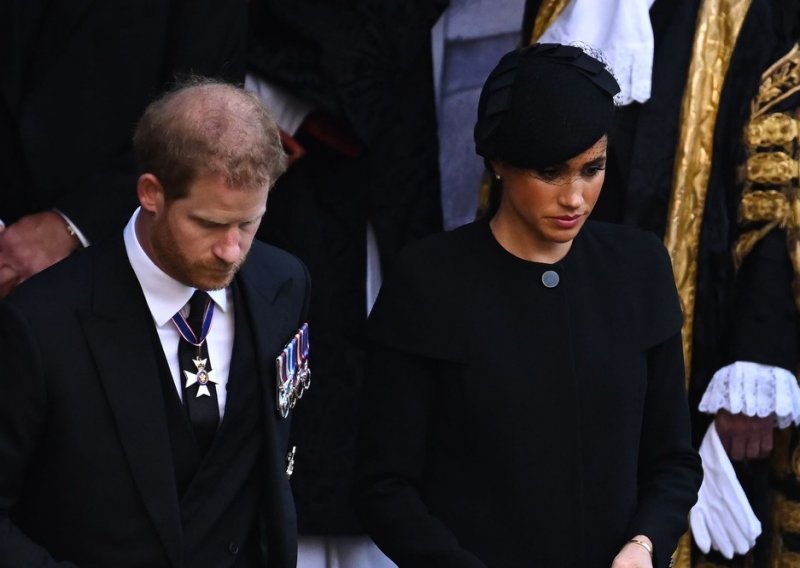 Ljuti su: Harry i Meghan prije kraljičinog sprovoda morat će se ispričati Williamu i Kate zbog intervjua s Oprah