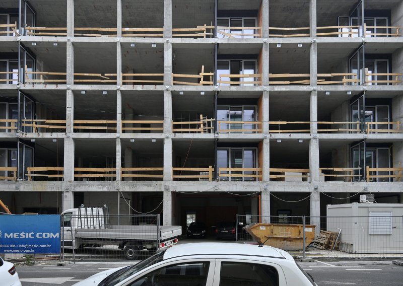 U kolovozu u Hrvatskoj izdano 5,5 posto manje građevinskih dozvola nego lani
