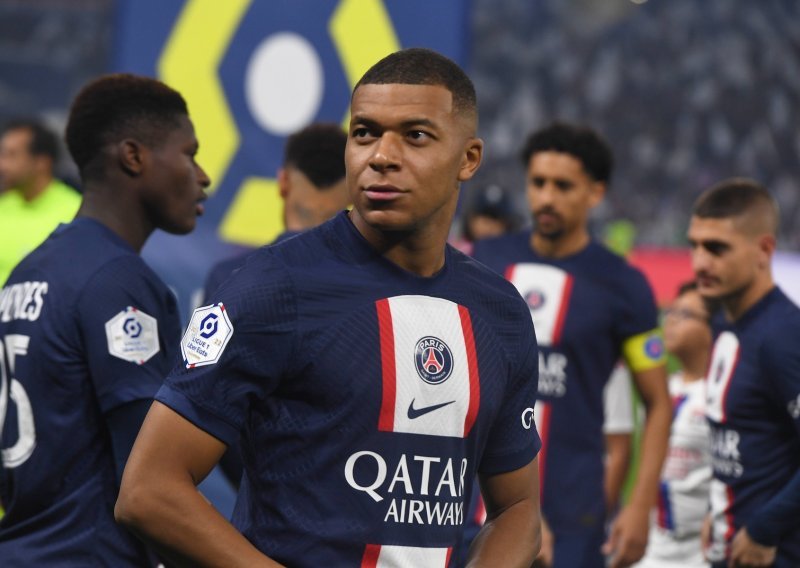 Kylian Mbappe ne želi zajedničku fotografiju sa suigračima iz reprezentacije, a glavni razlog je - pohlepa!