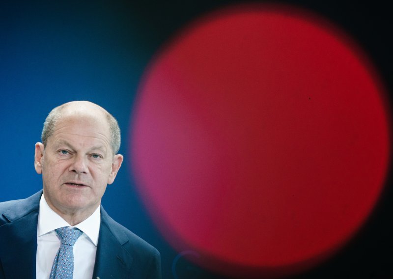 Scholz: Putin mora priznati da ne može dobiti rat u Ukrajini