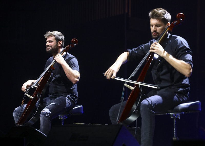 [FOTO] Na mjestu gdje je sve počelo: 2Cellos u Areni održali svoj posljednji koncert, pogledajte kakva je bila atmosfera