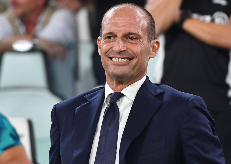 Juventus već dugo nije bio ovako loš, a Massimiliano Allegri se zadovoljno smješka; otkriveno je zašto neće dobiti otkaz...