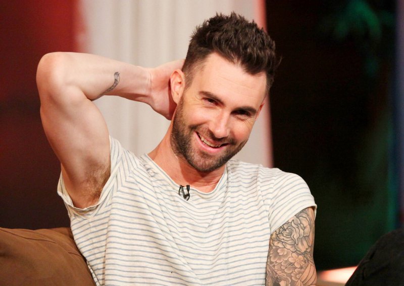 Nakon otkrića da je Adam Levine varao svoju suprugu, on se sve dublje zapetljava u lažima. Hoće li mu ona oprostiti?