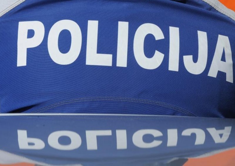 S ovakvim policajcima tko bi se držao zakona?!