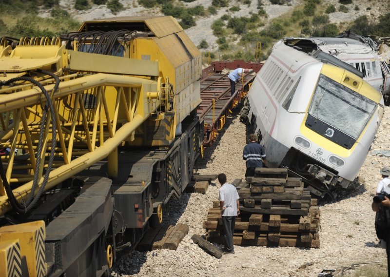 Two jailed for 2009 fatal train derailment accident