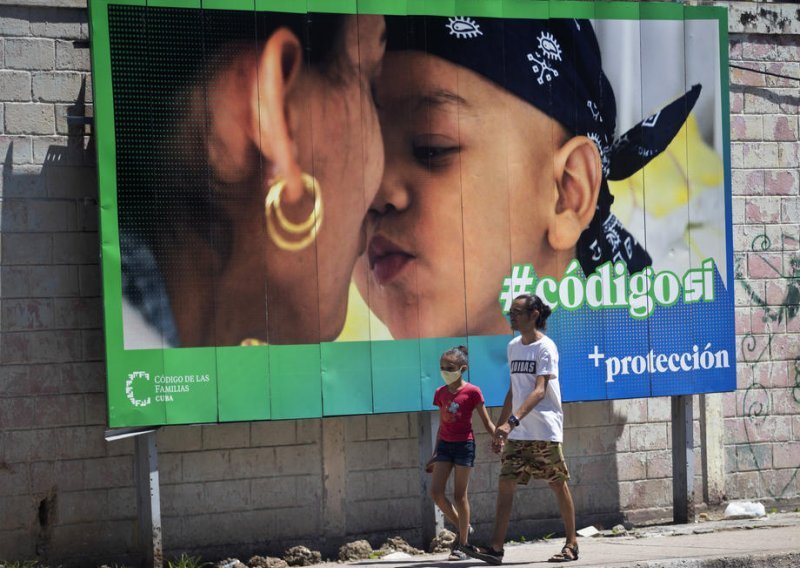 Kubanci na referendumu o istospolnom braku i surogat majčinstvu