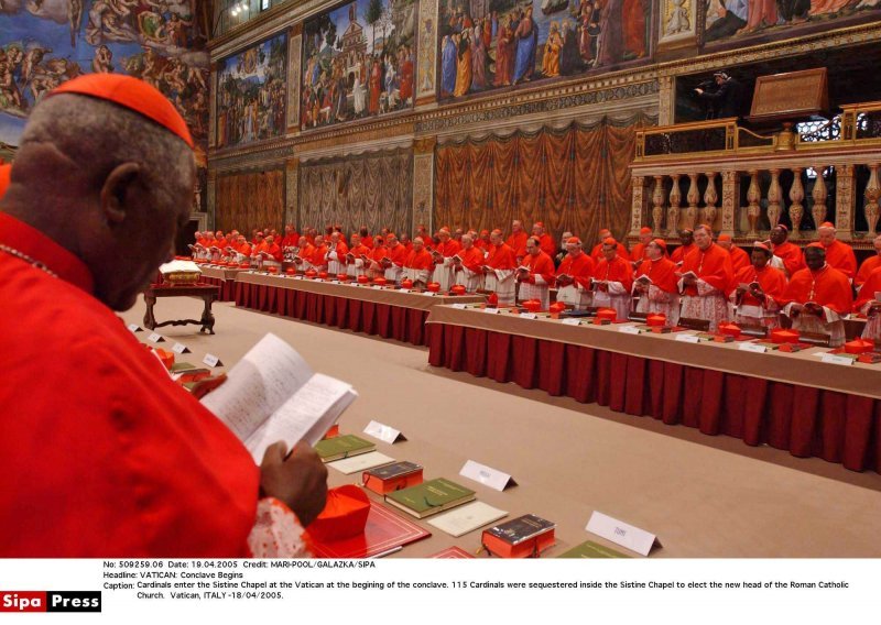 Kardinali misom počeli povijesne konklave