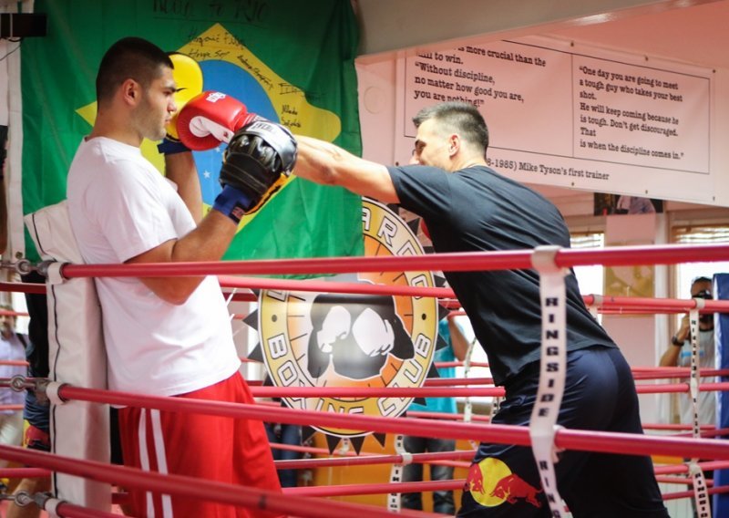 Neobičan meč; Valent Sinković sparing partner Filipa Hrgovića