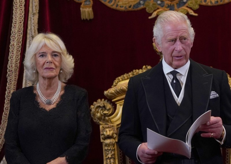 Za razliku od princa Philipa, Camilla će na krunidbi kralja Charlesa III imati poseban tretman