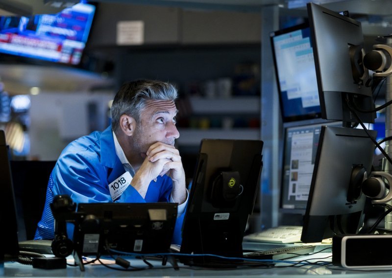 Wall Street ponovno oštro pao zbog straha od recesije